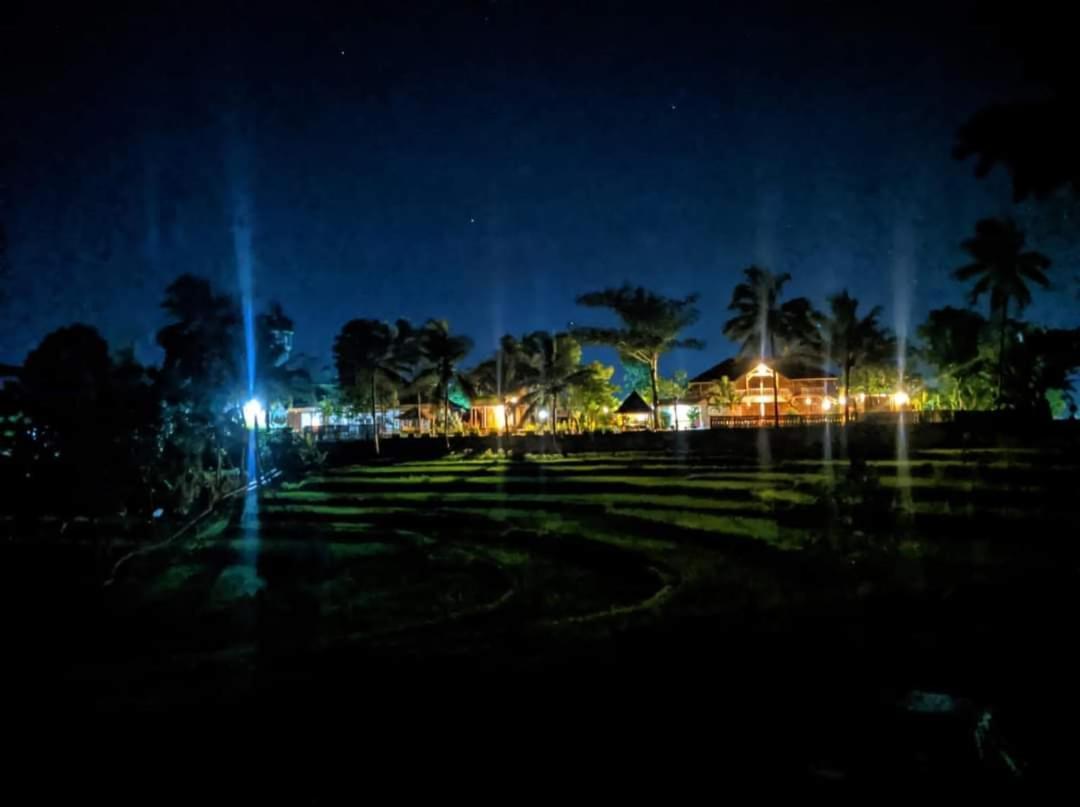 Sangyang Peraja Bungalows Loyok מראה חיצוני תמונה