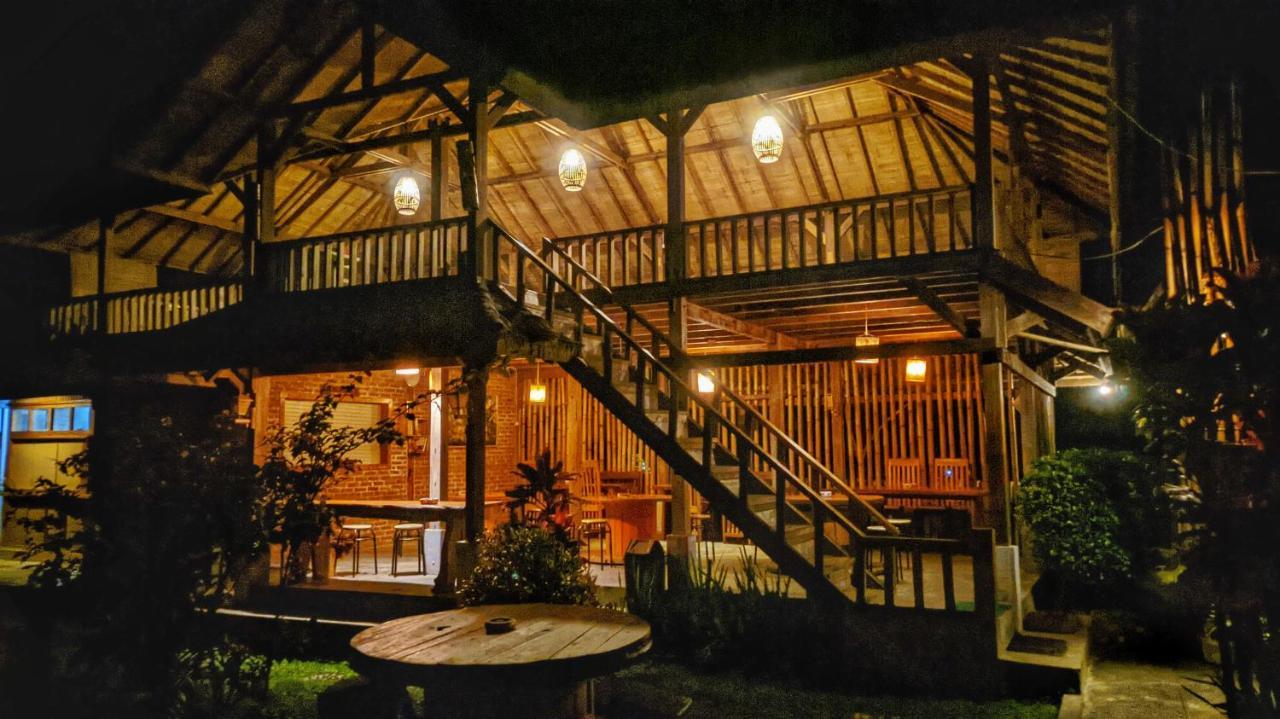 Sangyang Peraja Bungalows Loyok מראה חיצוני תמונה
